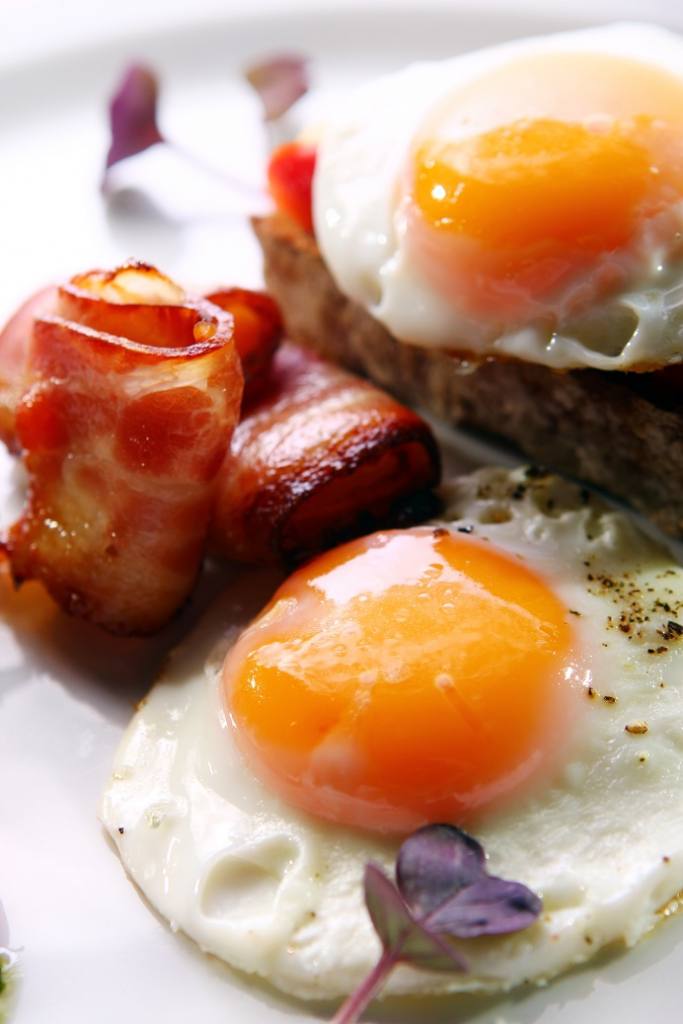 www.lateteradearganda.es Menú Sencillo para chuparse los dedos www.lateteradearganda.es huevos con beicon